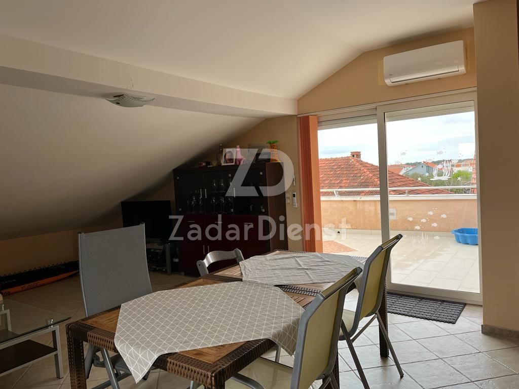 Appartamento di 75 m² con vista mare a Sukošan