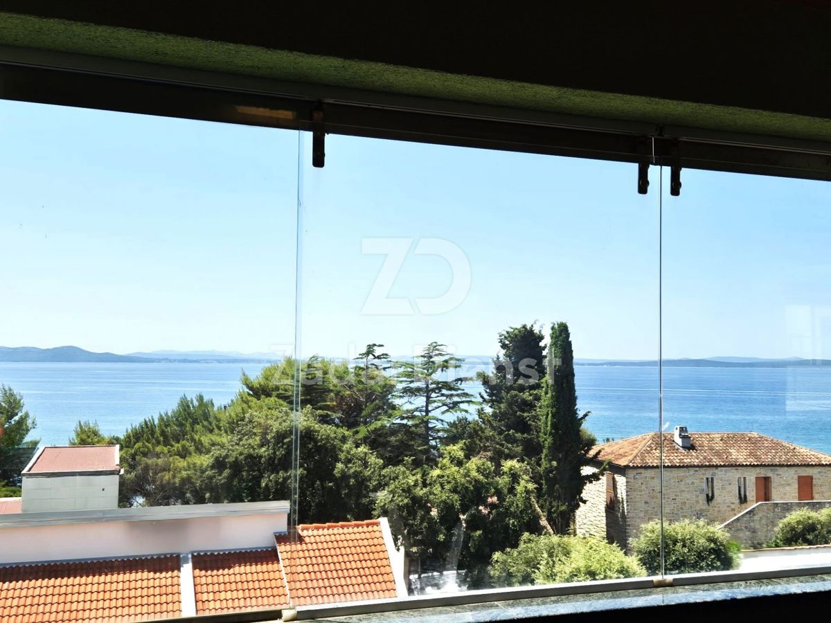 Bellissimo appartamento con vista aperta sul mare a Petrčani