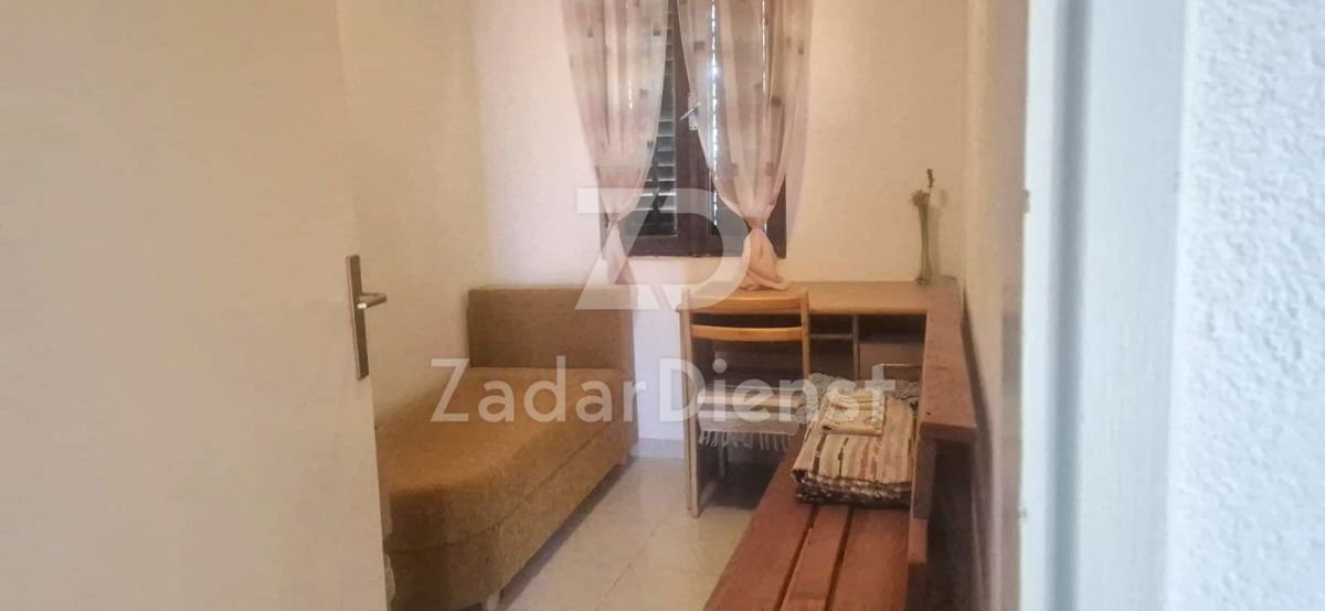 Casa con 2 unità abitative e vista sul mare a Privlaka