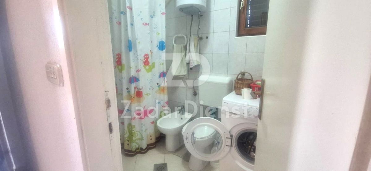 Casa con 2 unità abitative e vista sul mare a Privlaka