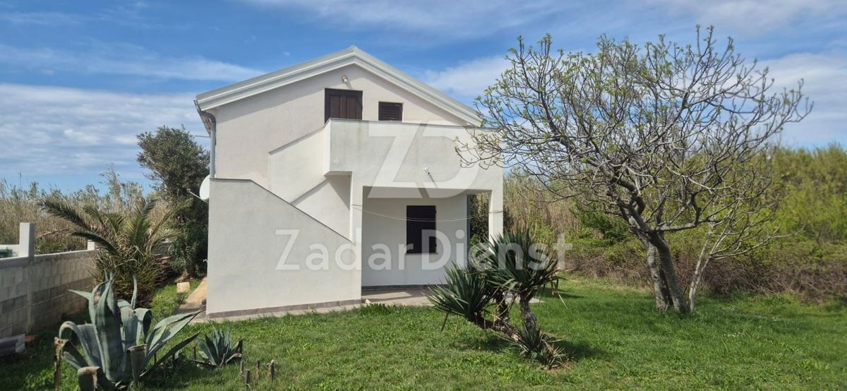 Casa con 2 unità abitative e vista sul mare a Privlaka