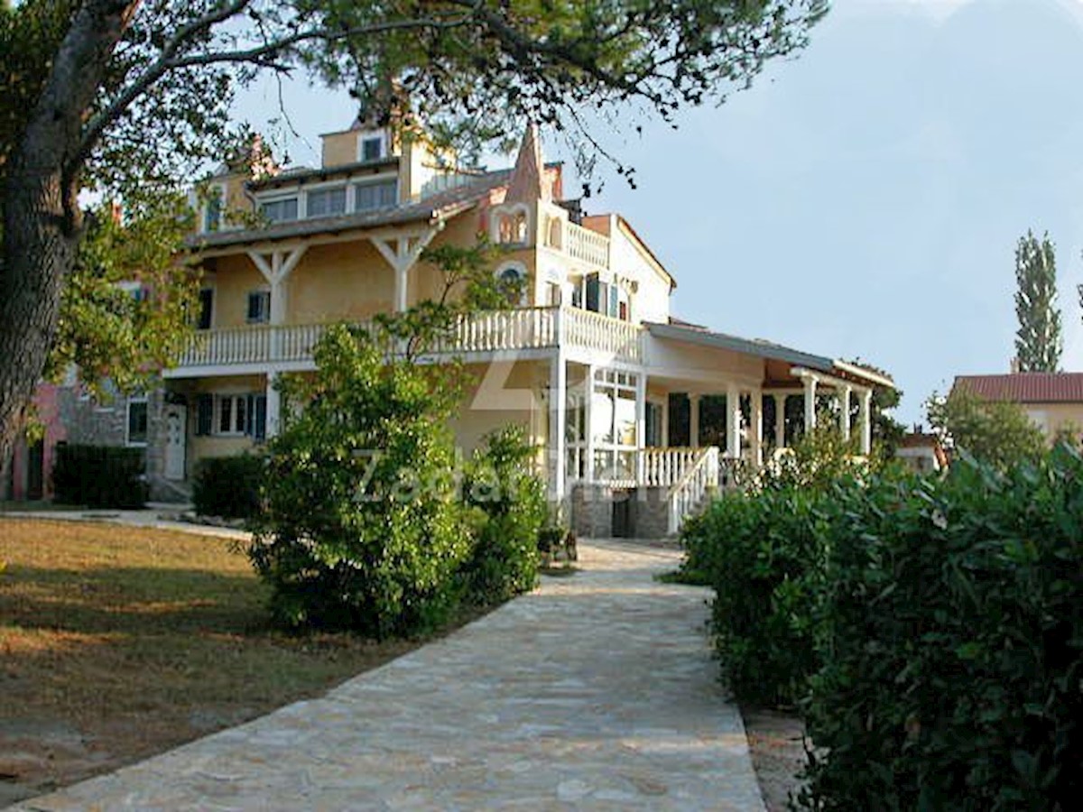 Casa Vrsi, 586,72m2