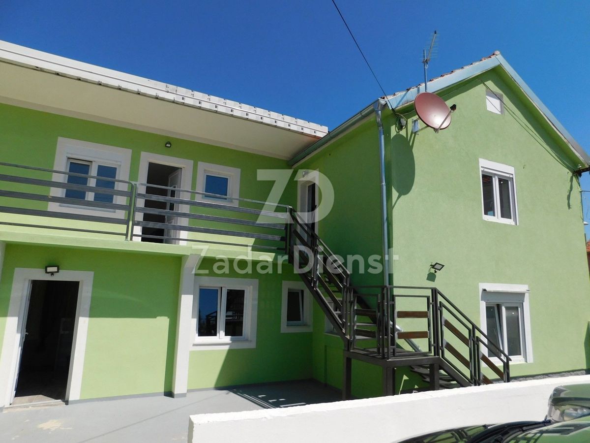 Casa con 3 appartamenti - 160 m dal mare - Murter