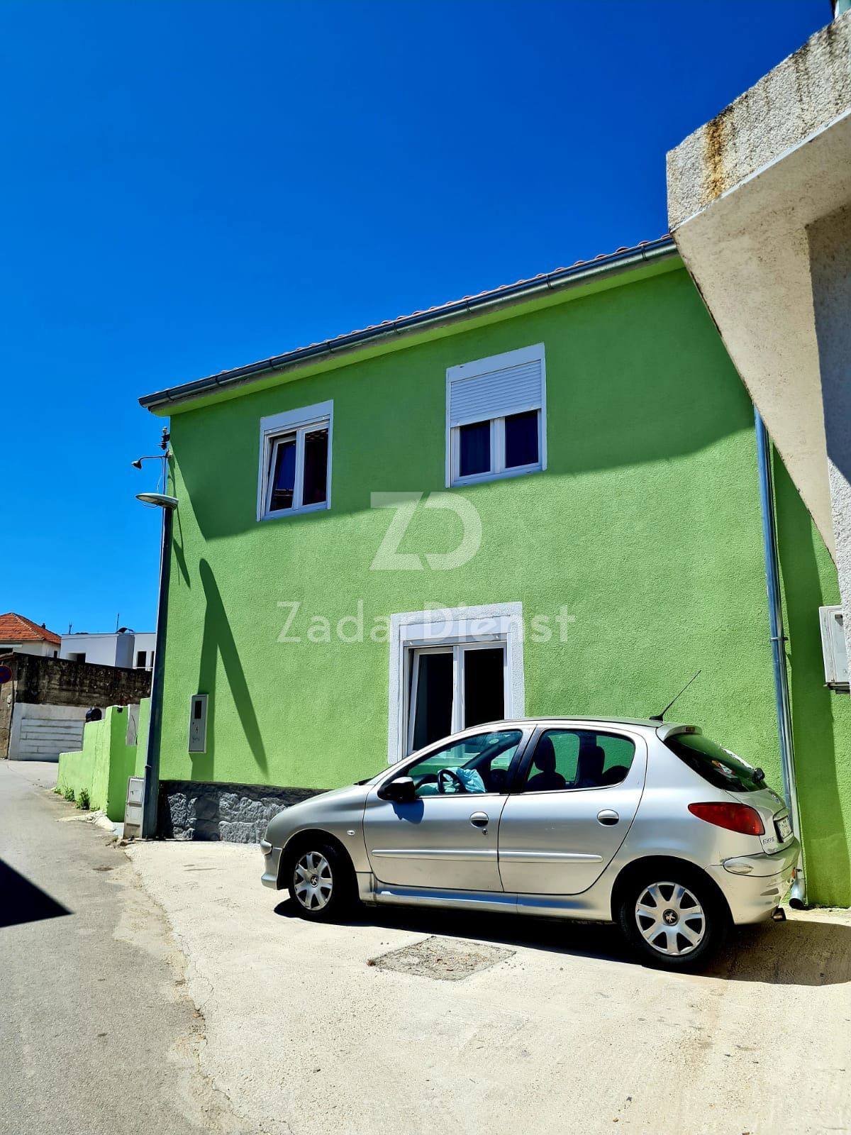 Casa con 3 appartamenti - 160 m dal mare - Murter