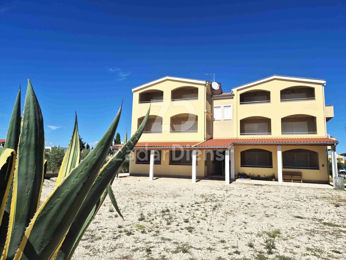 Casa con 6 unità abitative, PRIMA FILA AL MARE