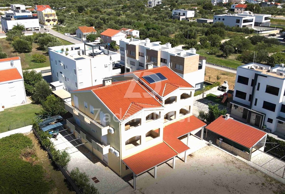 Casa con 6 unità abitative, PRIMA FILA AL MARE