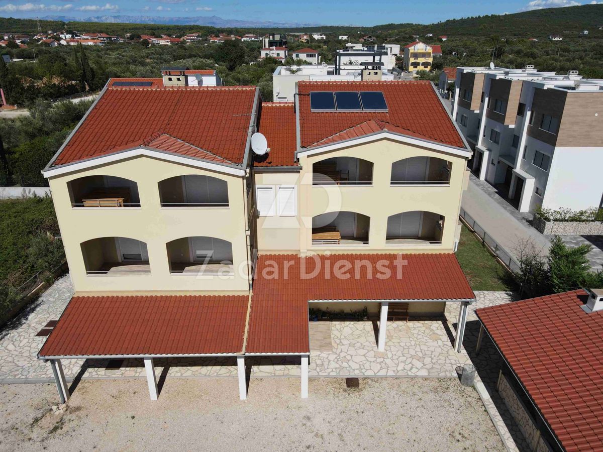 Casa con 6 unità abitative, PRIMA FILA AL MARE