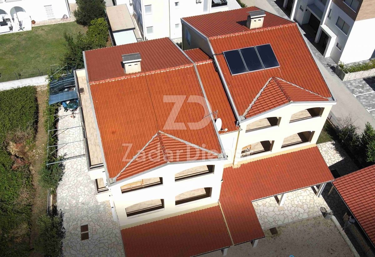 Casa con 6 unità abitative, PRIMA FILA AL MARE