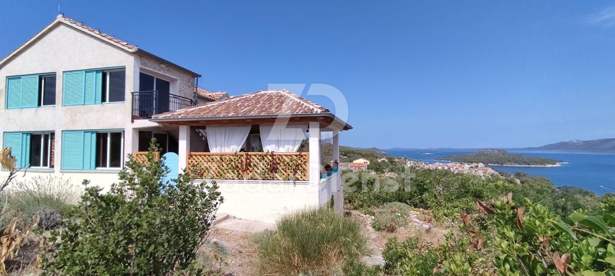 Bellissima casa con vista aperta sul mare
