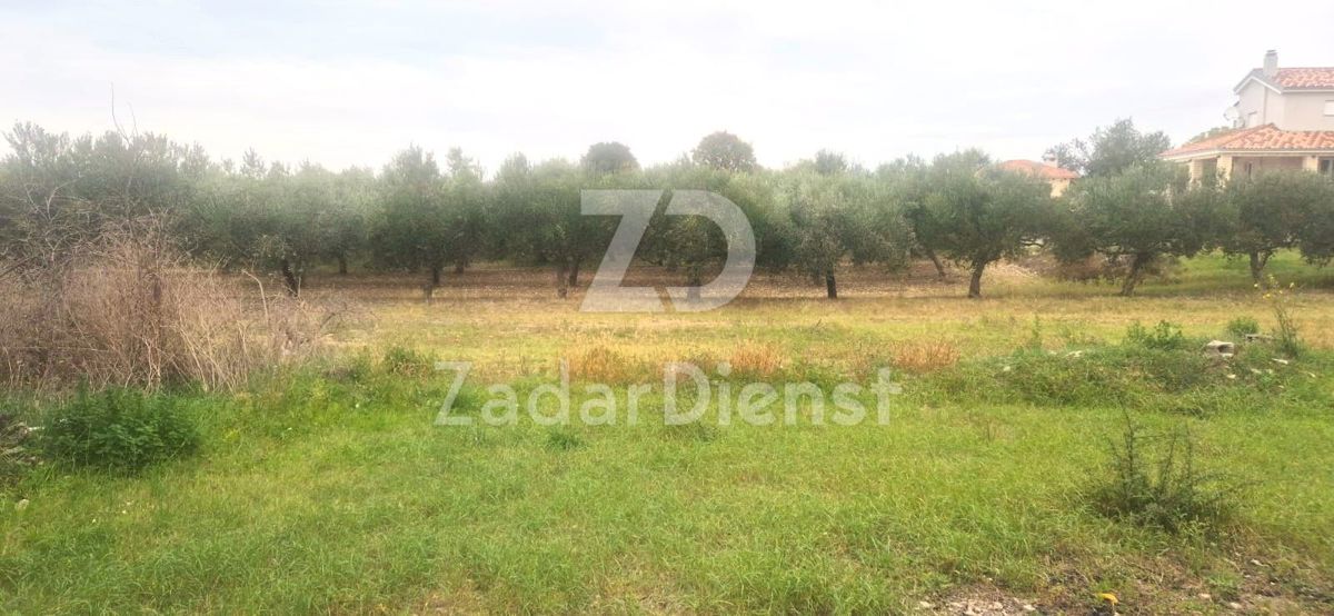 Terreno in eccellente posizione di 1410 m2 a Zemunik