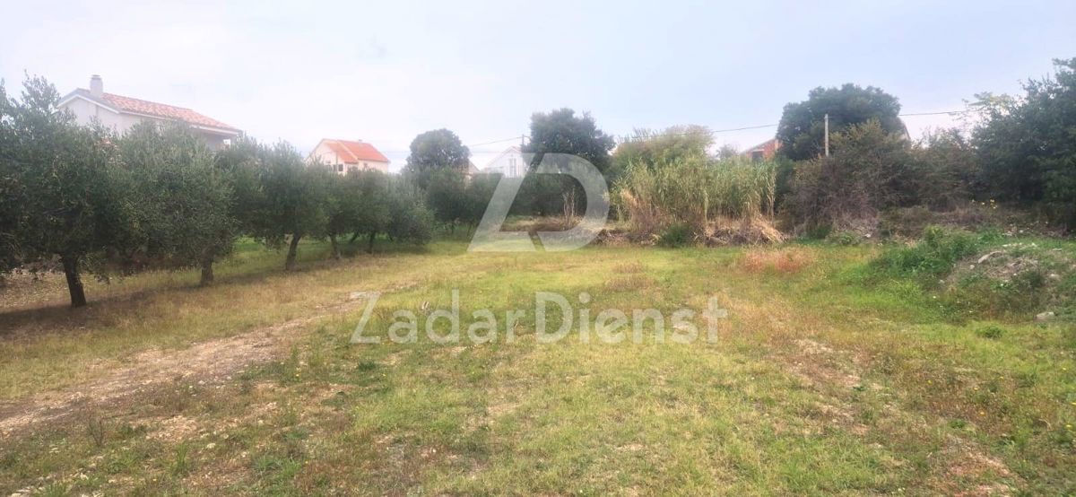 Terreno in eccellente posizione di 1410 m2 a Zemunik