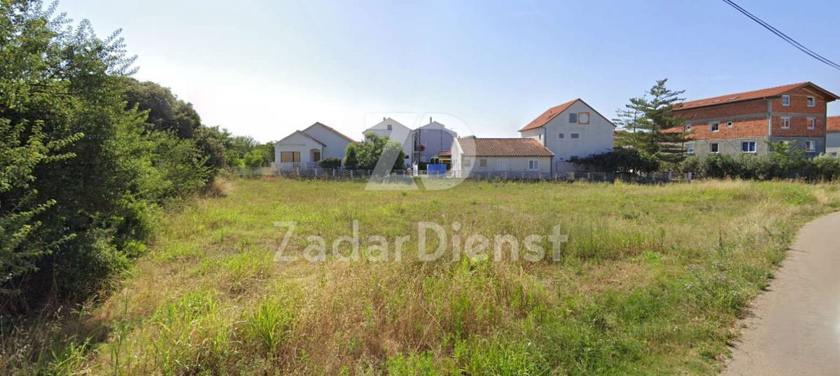 Terreno di 781 m2 con permesso di costruzione a Sukošan