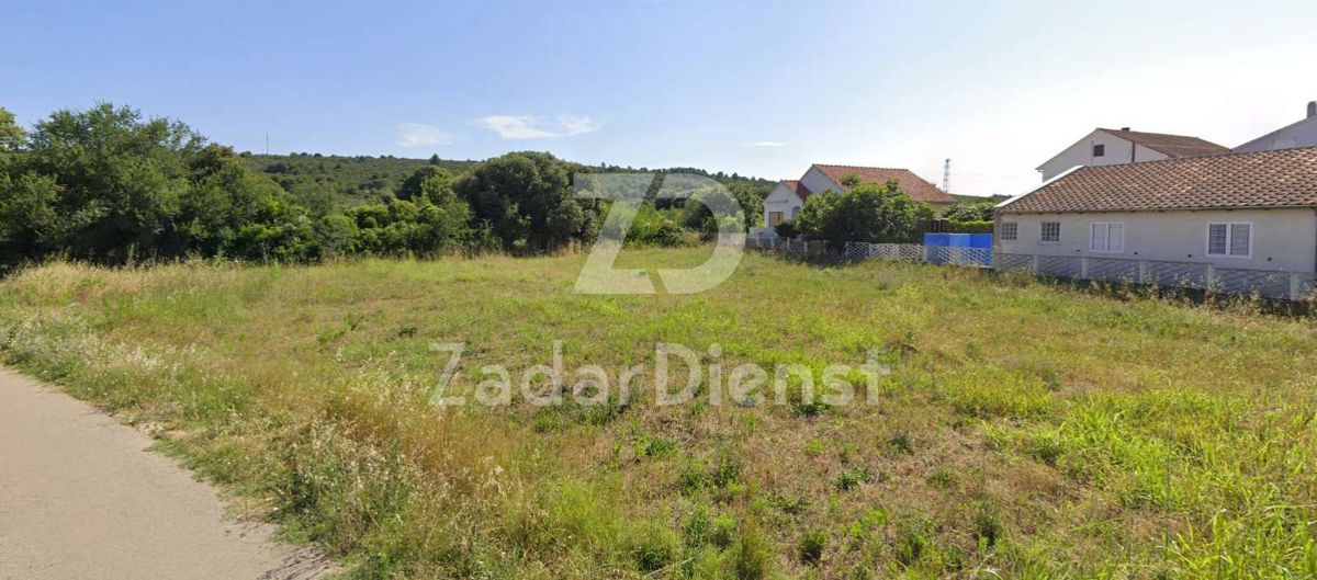 Terreno di 781 m2 con permesso di costruzione a Sukošan