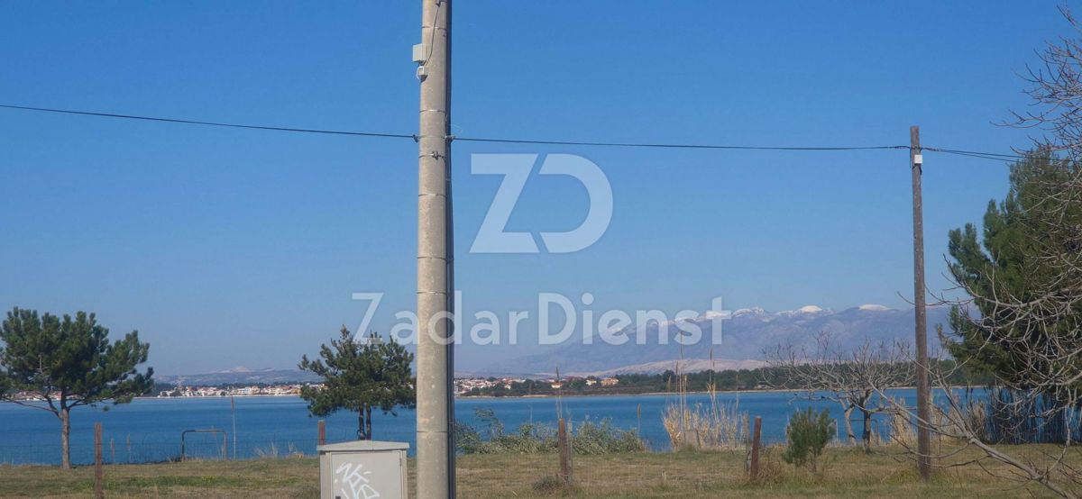 Terreno seconda fila sul mare a Privlaka