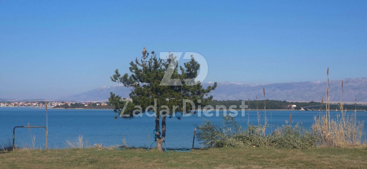 Terreno seconda fila sul mare a Privlaka