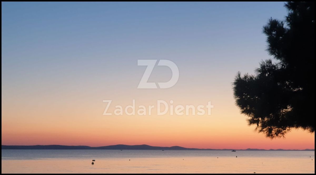 Terreno di 1800 m², seconda fila dal mare - Petrčane