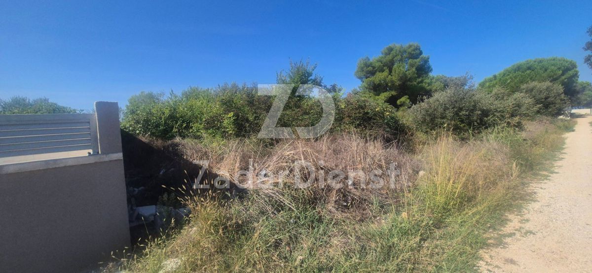 Terreno in ottima posizione, a 150 m dal mare a Zaton