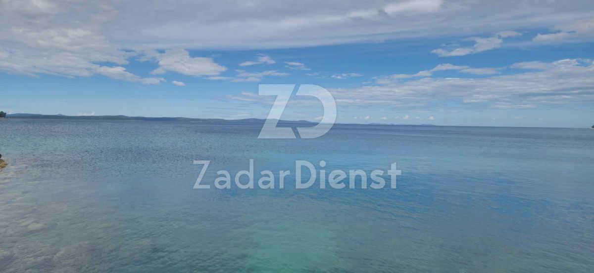 Terreno in ottima posizione, a 150 m dal mare a Zaton