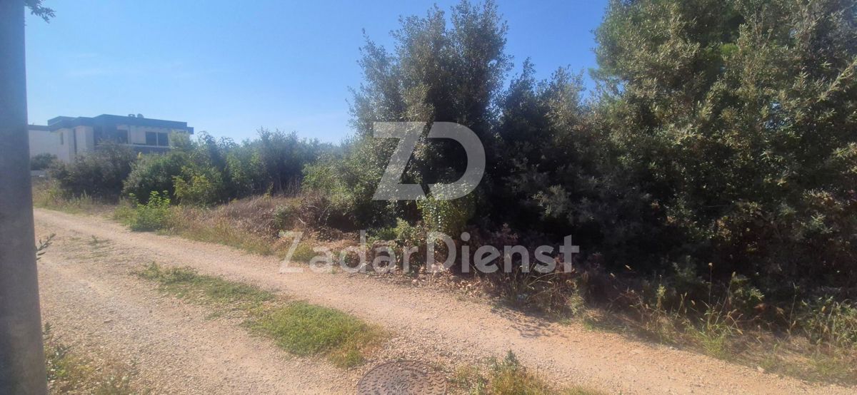 Terreno in ottima posizione, a 150 m dal mare a Zaton