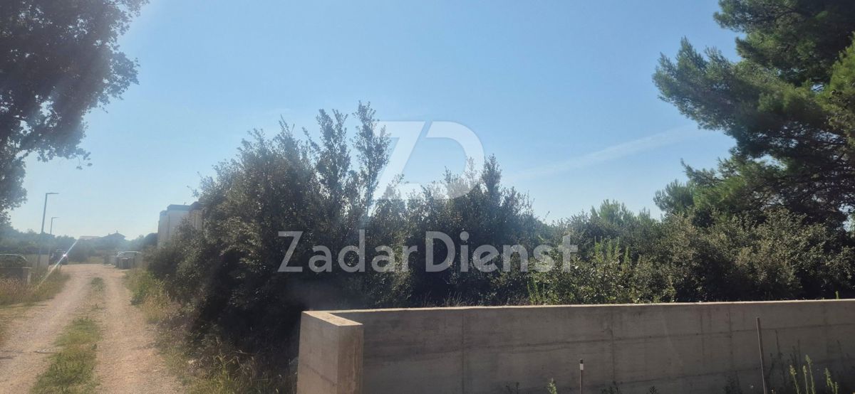Terreno in ottima posizione, a 150 m dal mare a Zaton