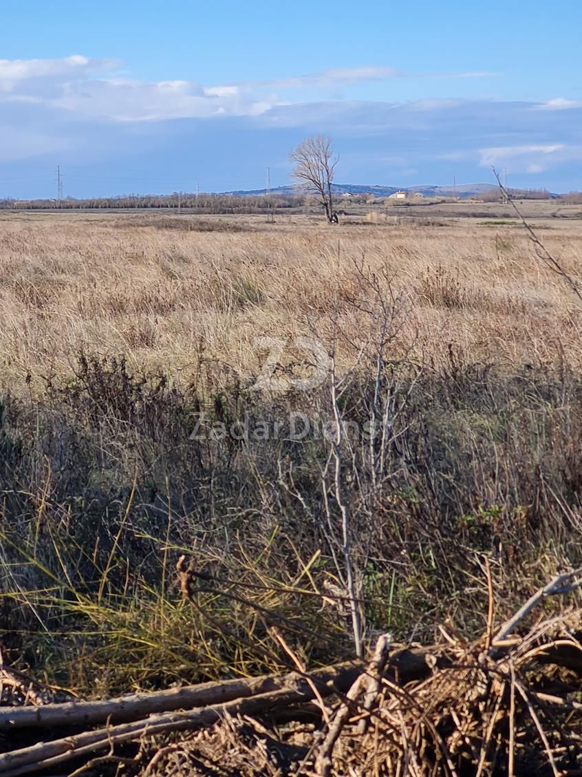 Terreno di 2395 m2, con vista sul mare - Sabunike