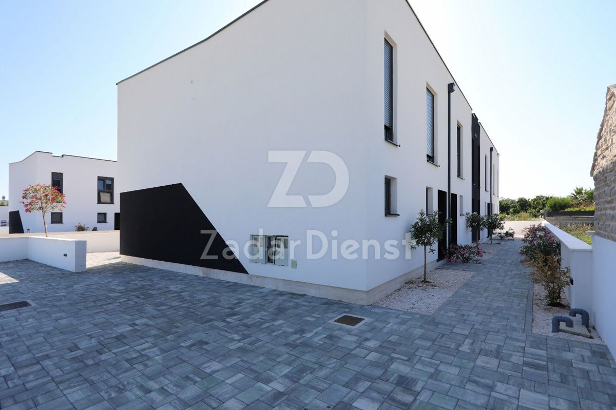 Edificio residenziale con 4 unità abitative - Privlaka