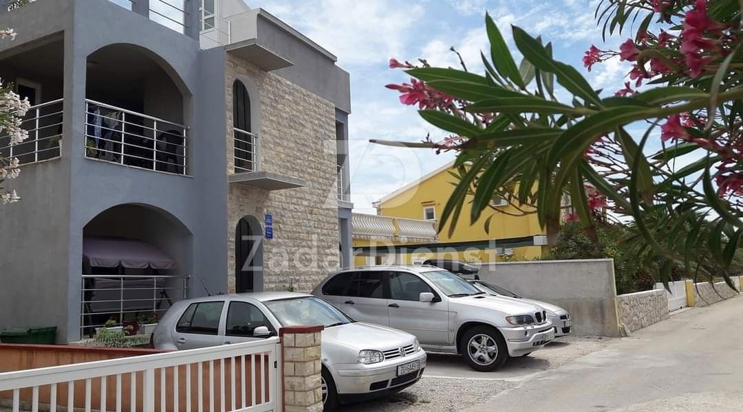 Casa con 4 appartamenti e una splendida terrazza sul tetto