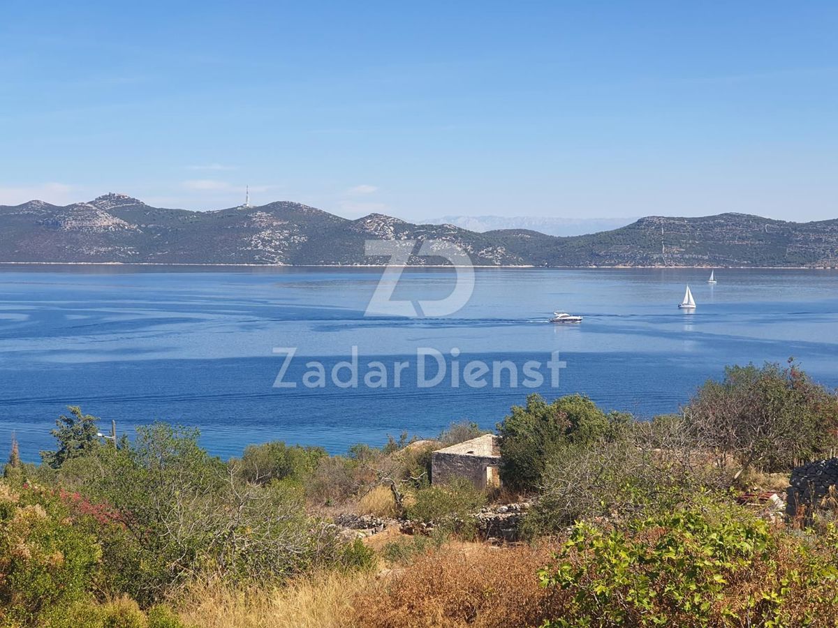 Terreno edificabile con costruzione avviata