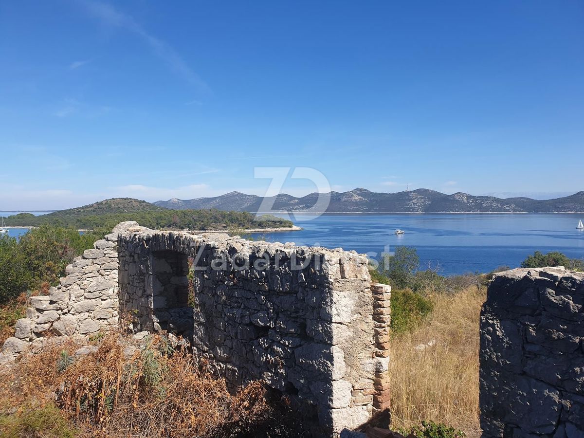 Terreno edificabile con costruzione avviata