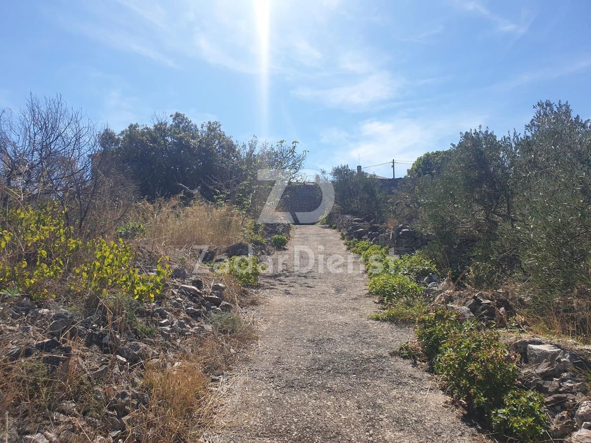 Terreno edificabile con costruzione avviata