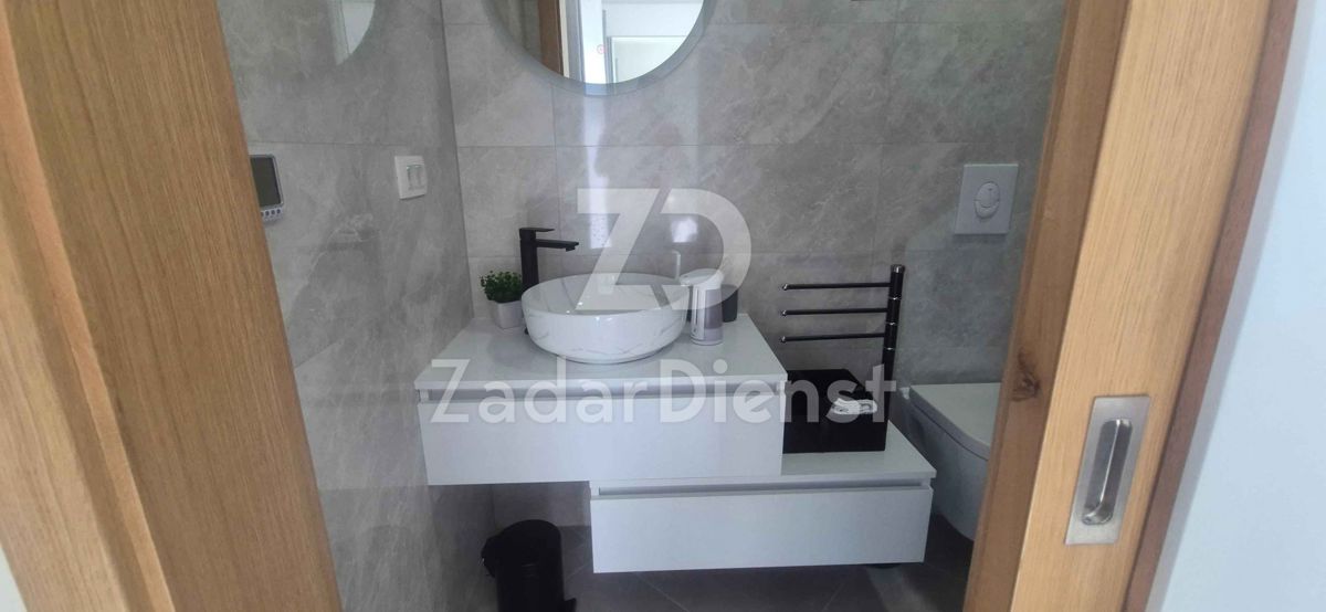 Casa moderna con piscina sull'isola di Vir