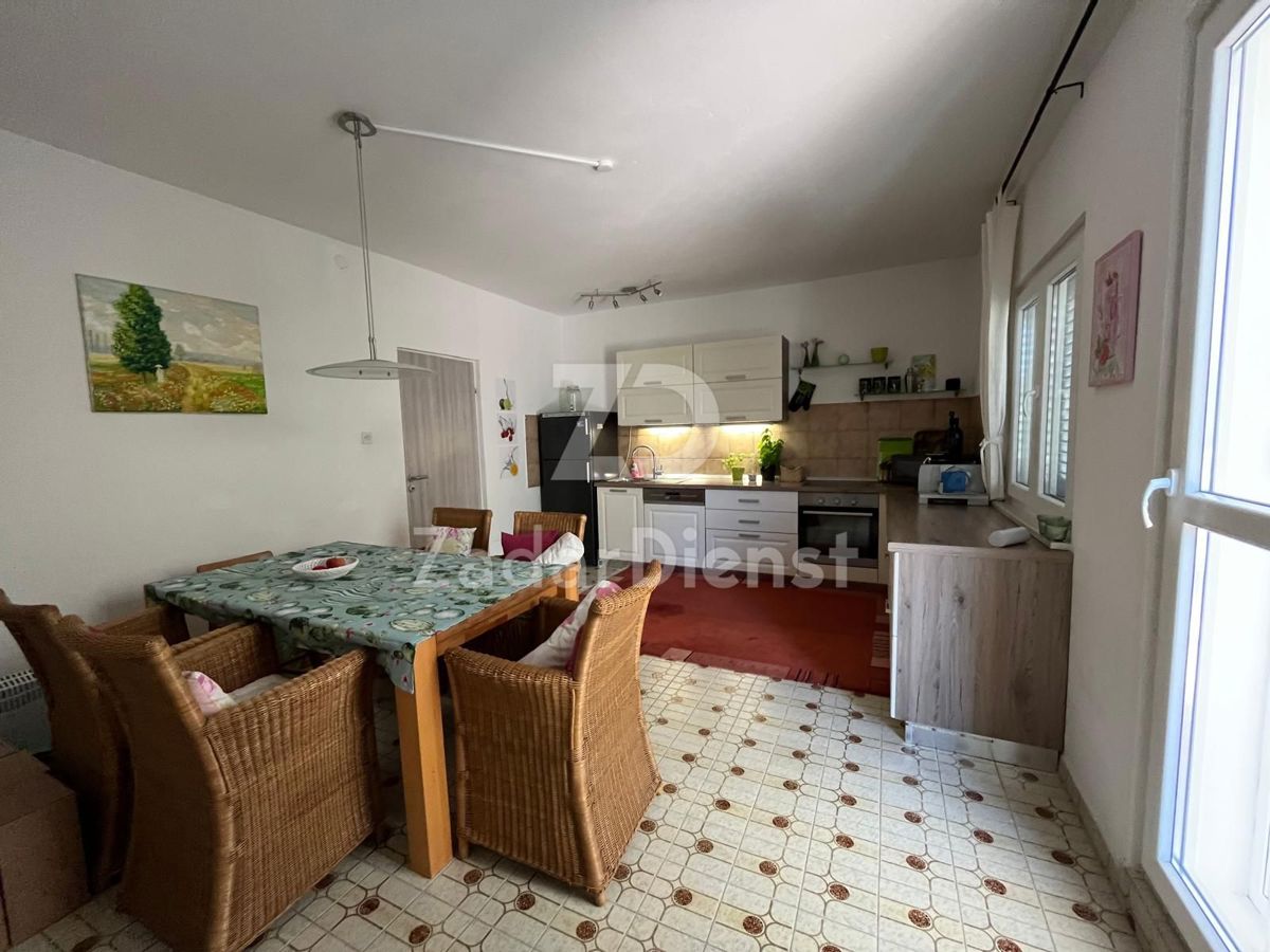 Bella casa con 2 unità abitative + mansarda