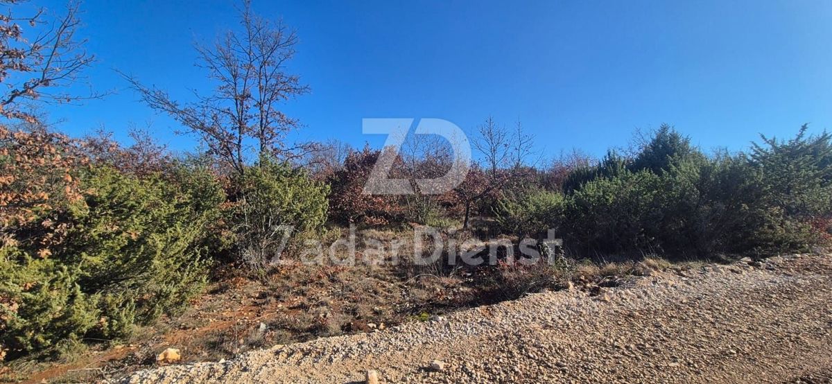 Terreno di 1068 m2 in ottima posizione a Murvica