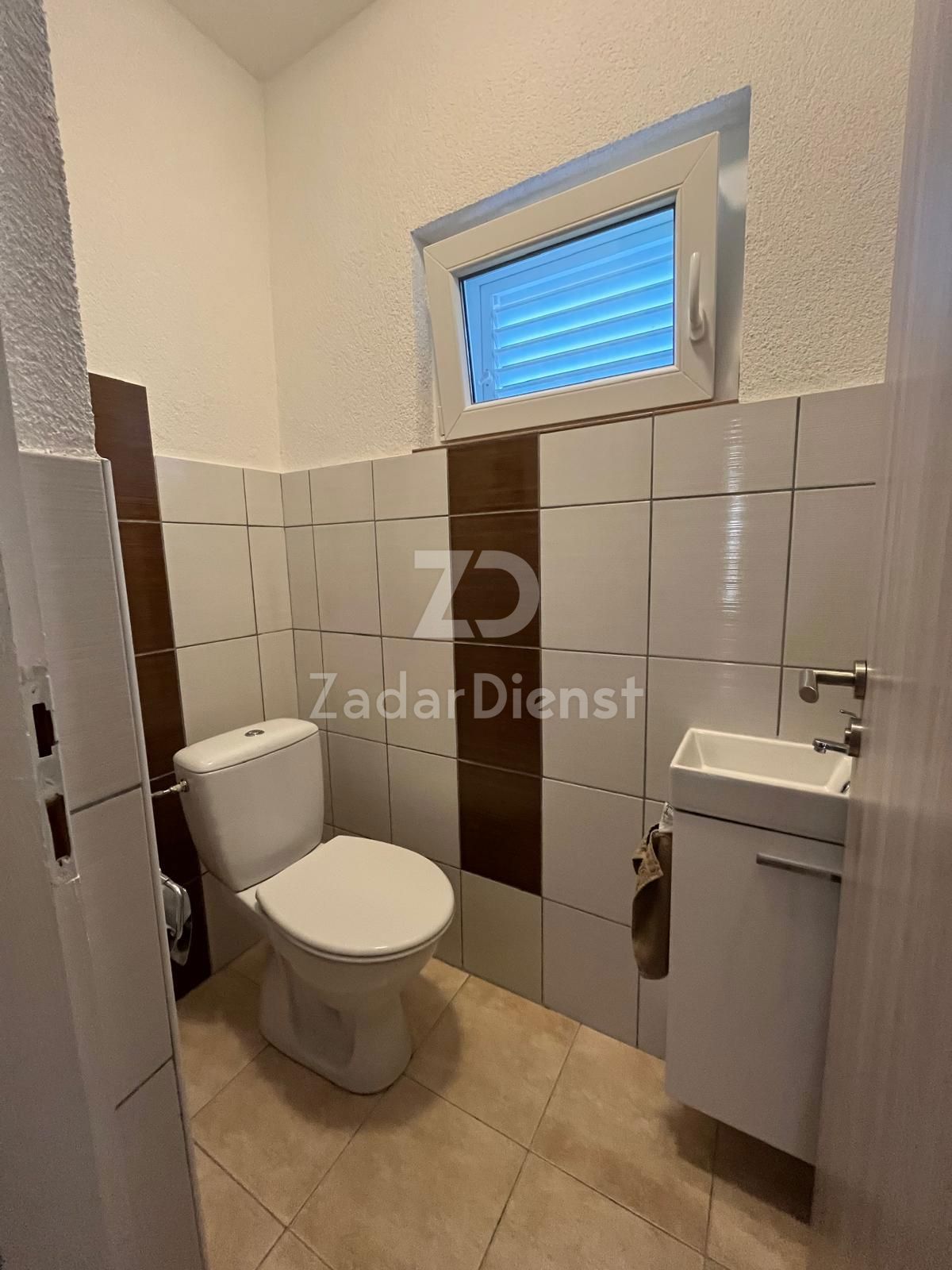 Bellissima casa con 3 unità abitative a Gornji Karin