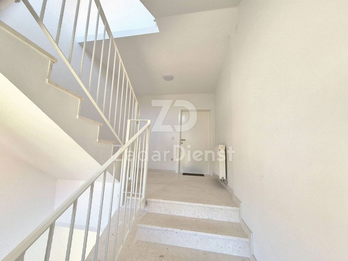 Appartamento moderno con vista mare a Sukošan