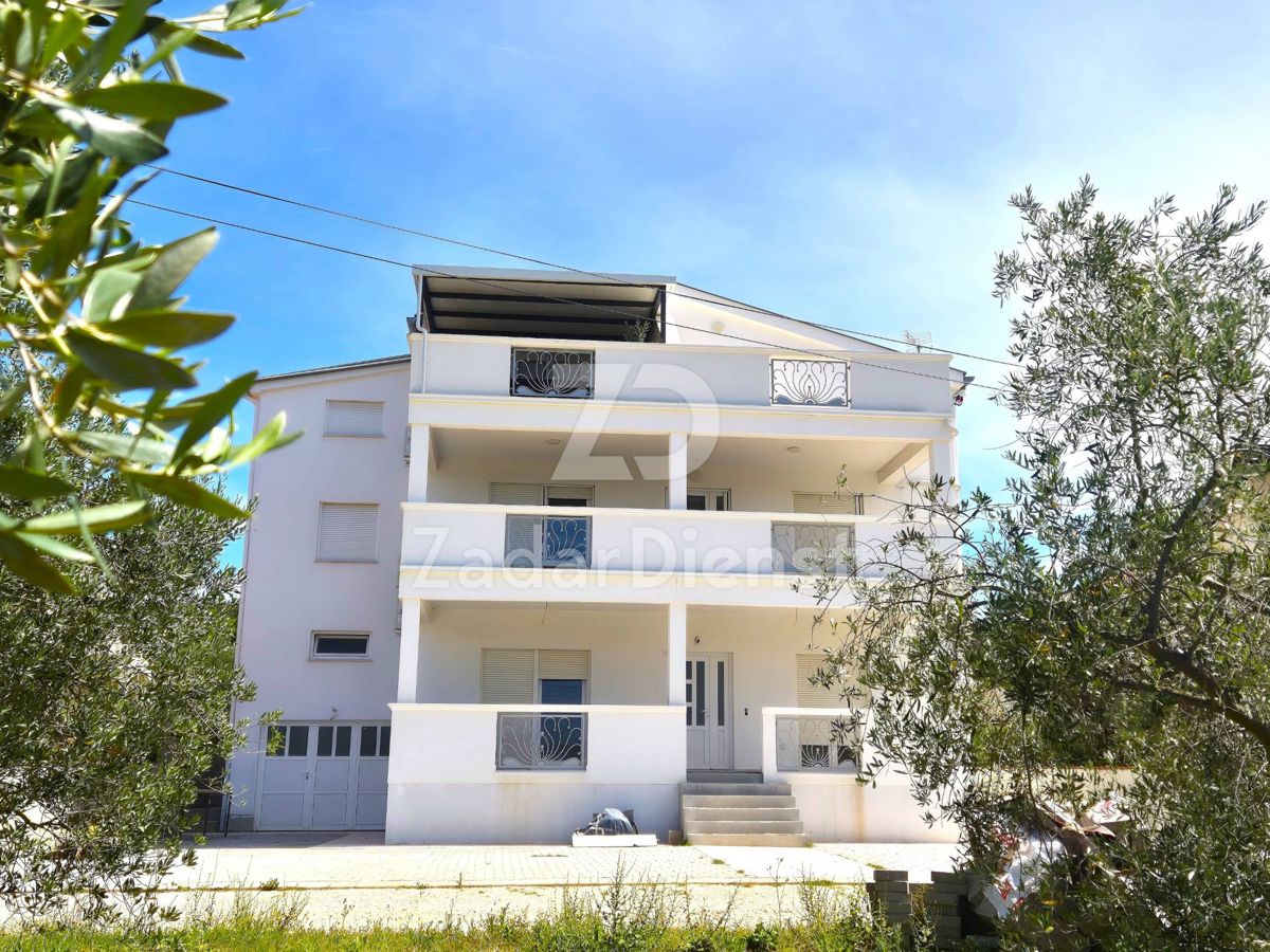 Appartamento moderno con vista mare a Sukošan