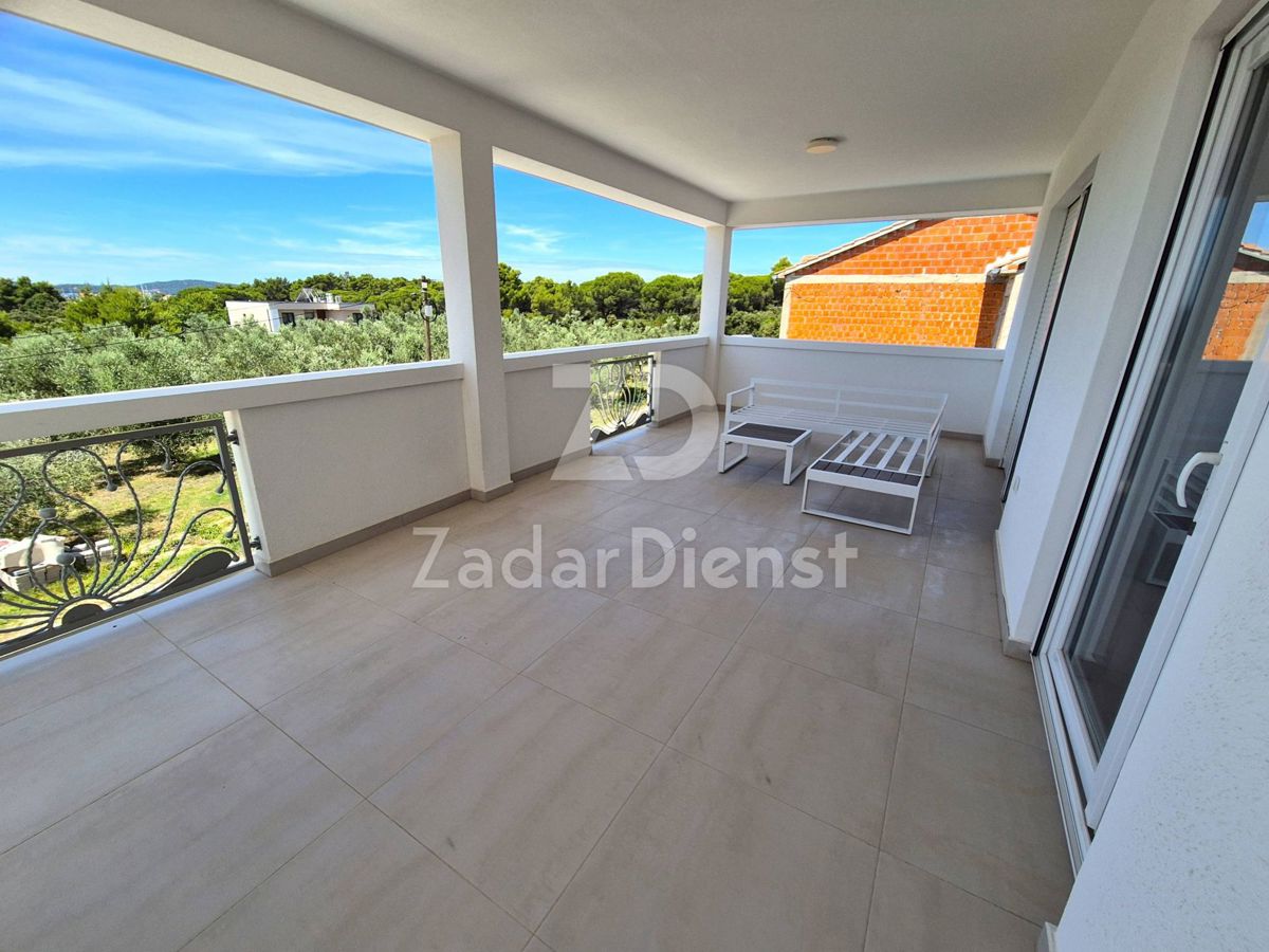 Appartamento moderno con vista mare a Sukošan