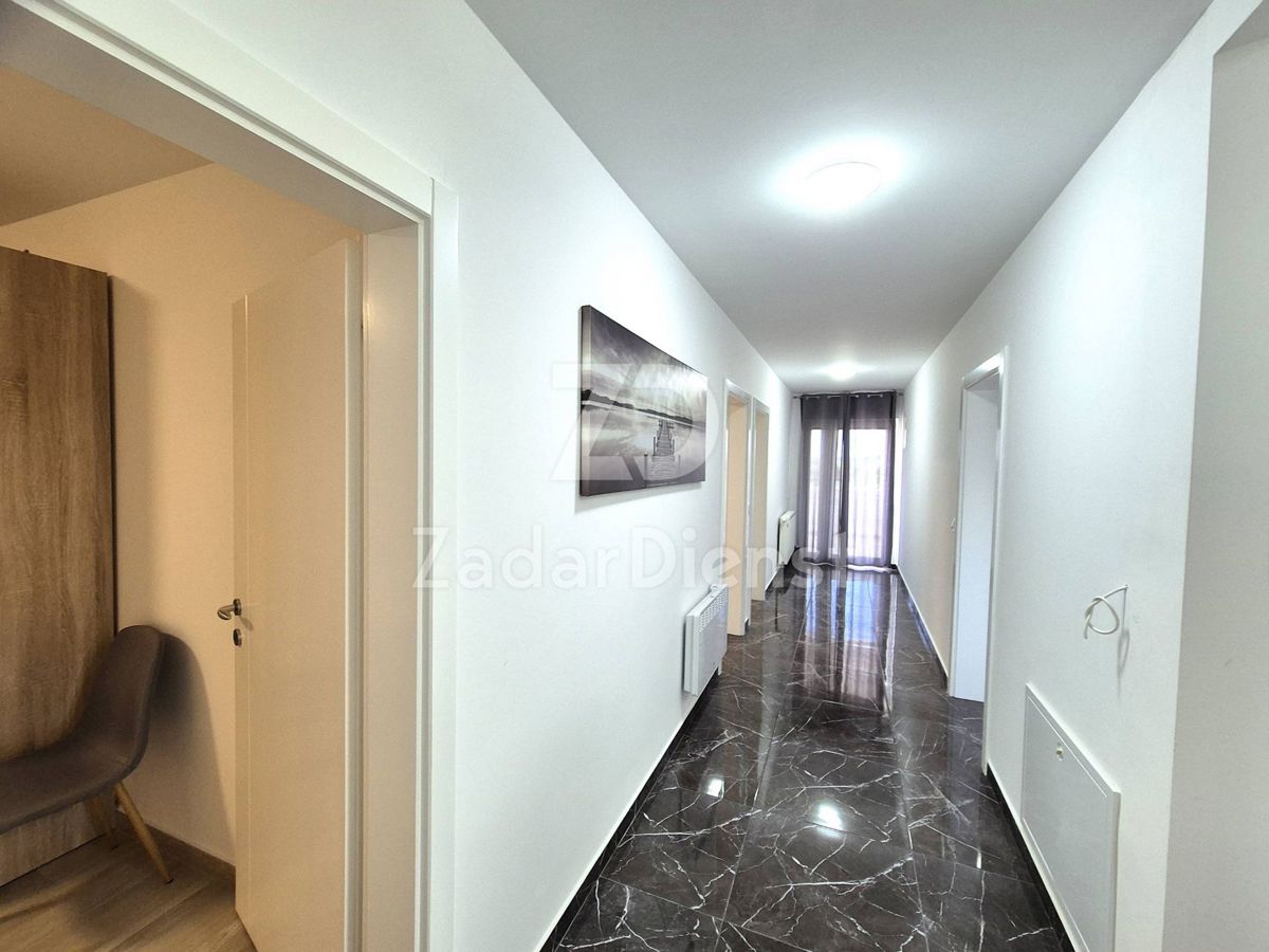 Appartamento moderno con vista mare a Sukošan