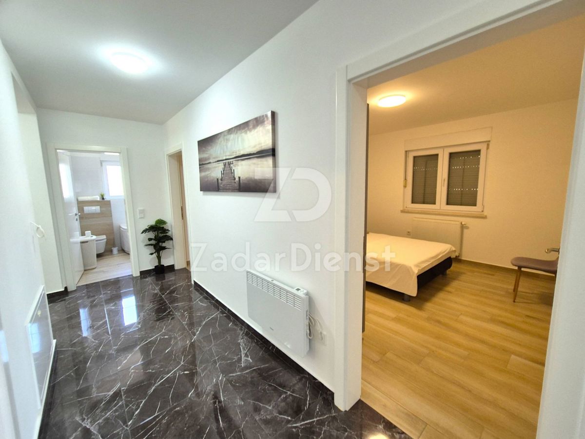 Appartamento moderno con vista mare a Sukošan