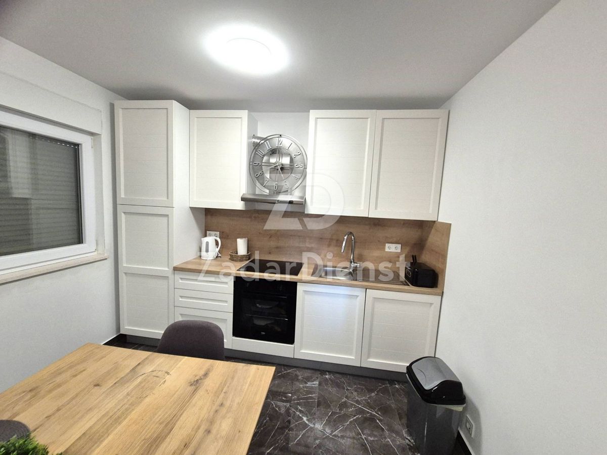 Appartamento moderno con vista mare a Sukošan