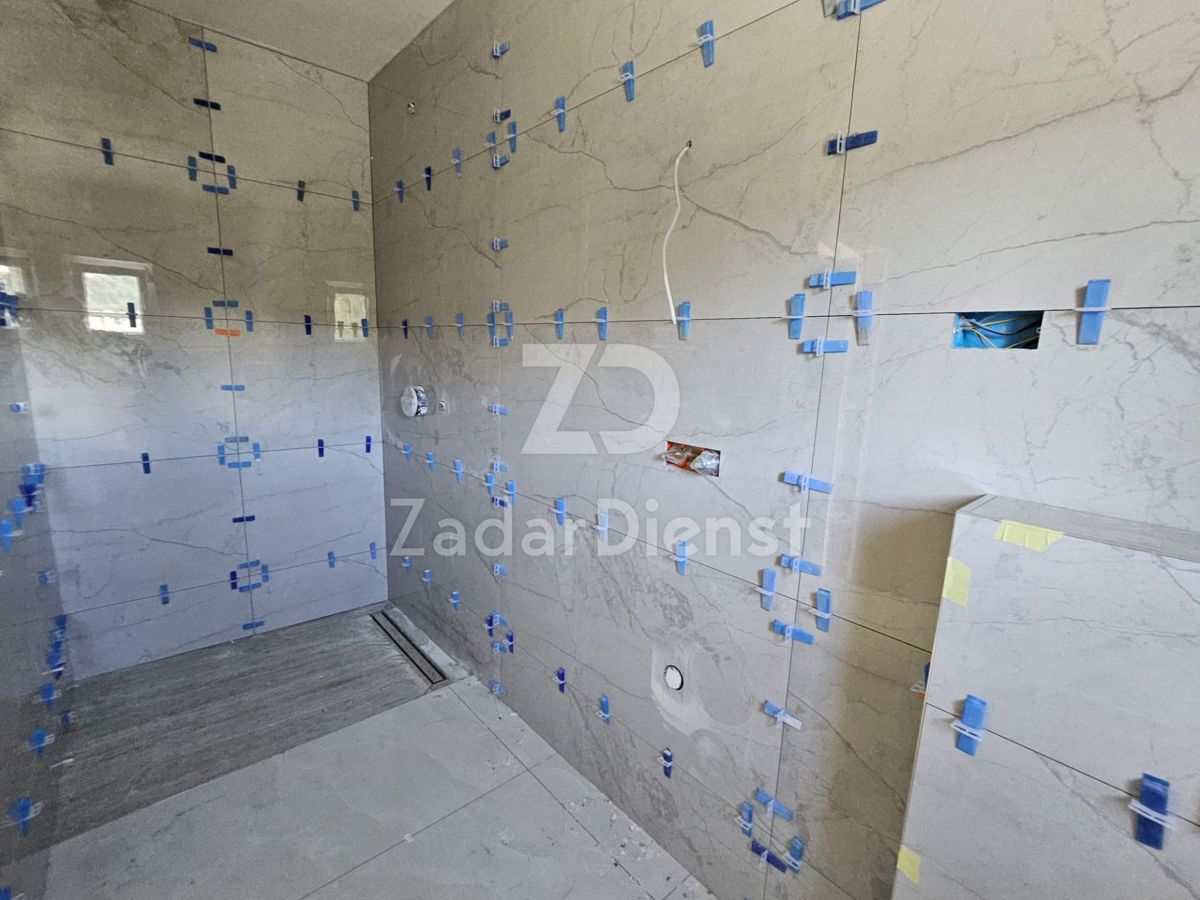 Appartamento al piano terra di 62 m2 in una nuova costruzione sull'isola di Vir