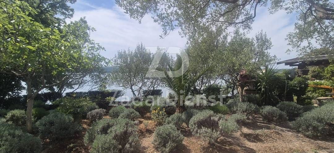 Appartamento in una splendida posizione, fronte mare a Posedarje