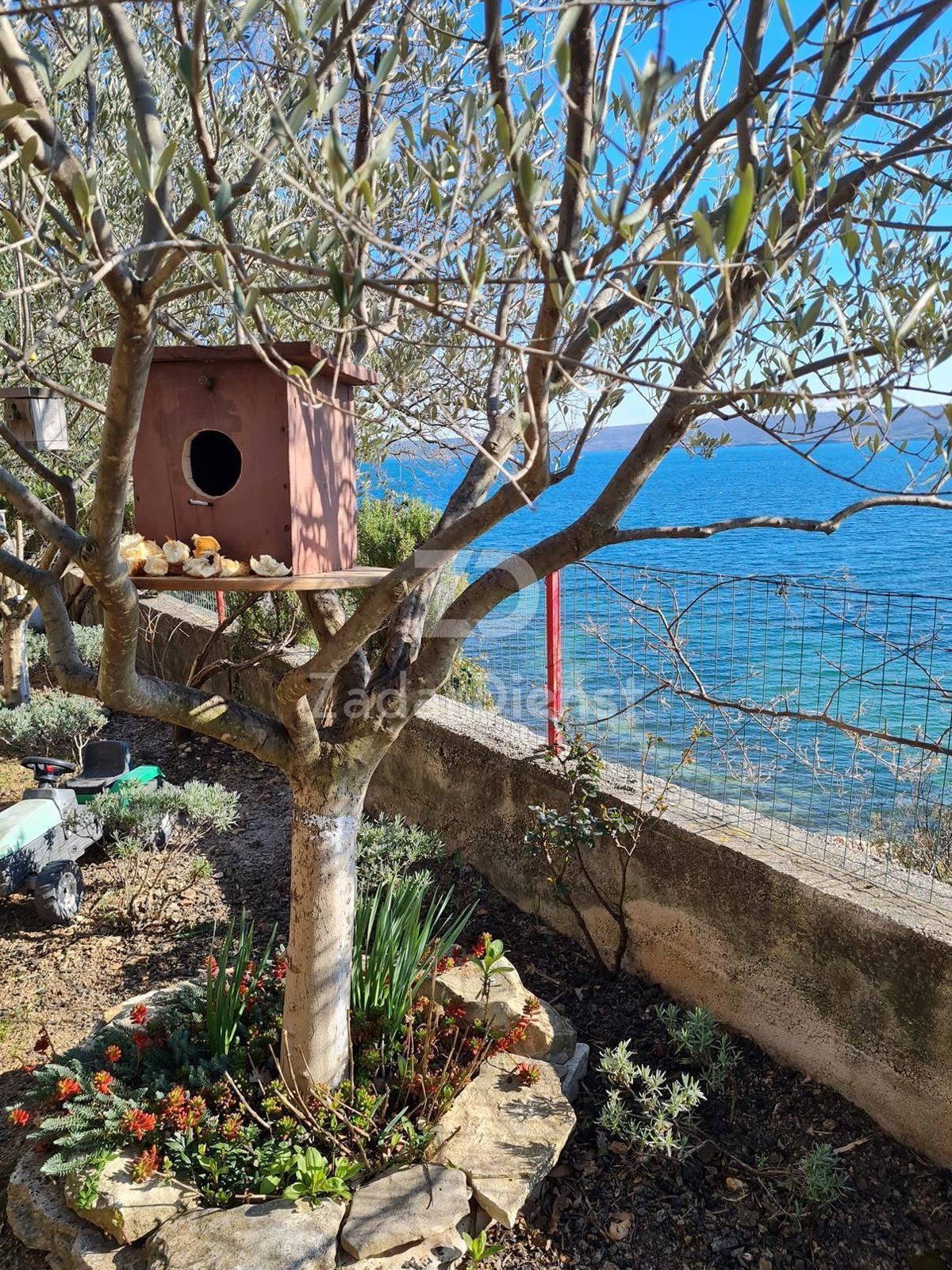 Appartamento in una splendida posizione, fronte mare a Posedarje