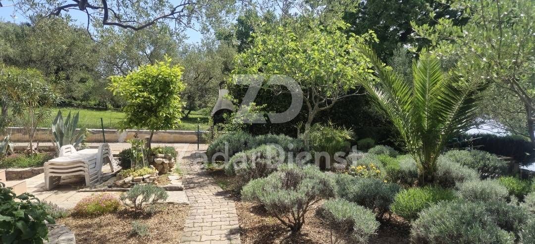 Appartamento in una splendida posizione, fronte mare a Posedarje