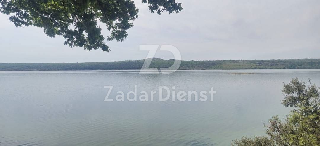 Appartamento in una splendida posizione, fronte mare a Posedarje