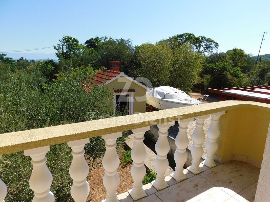 Casa di 150 m2, con vista sul mare - Ugljan