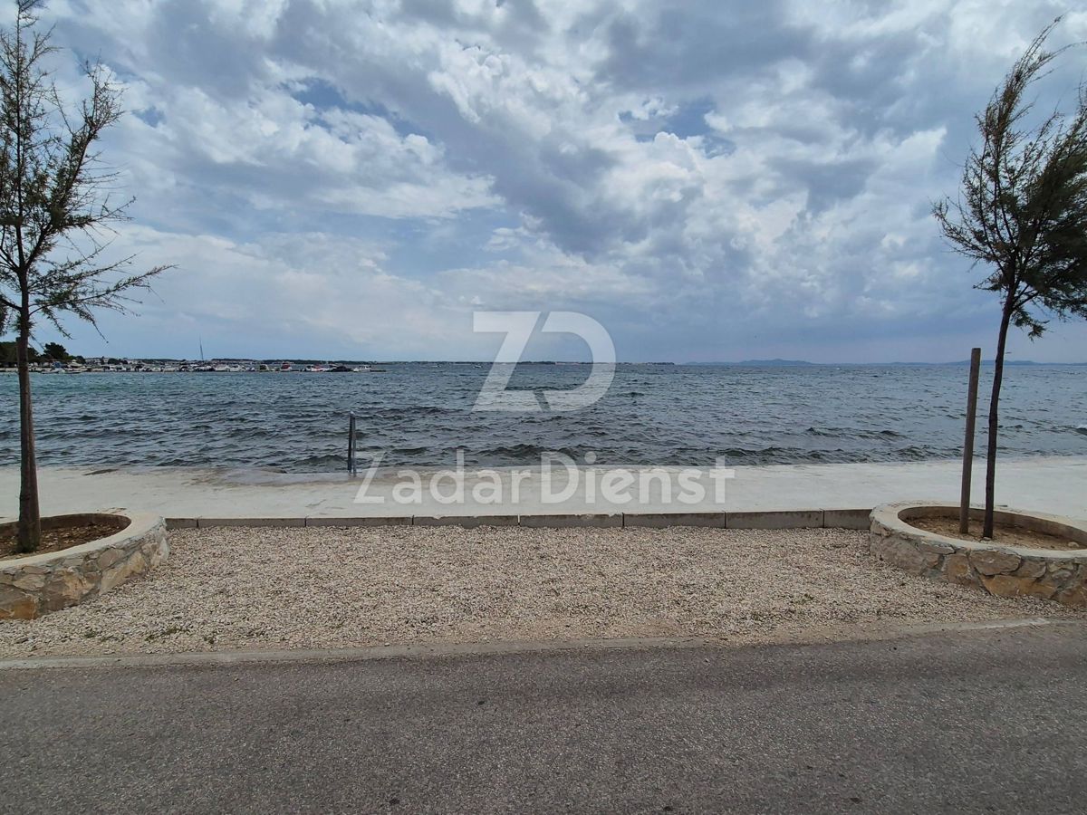 Appartamento di 151,85 m2, prima fila sul mare sull'isola di Vir