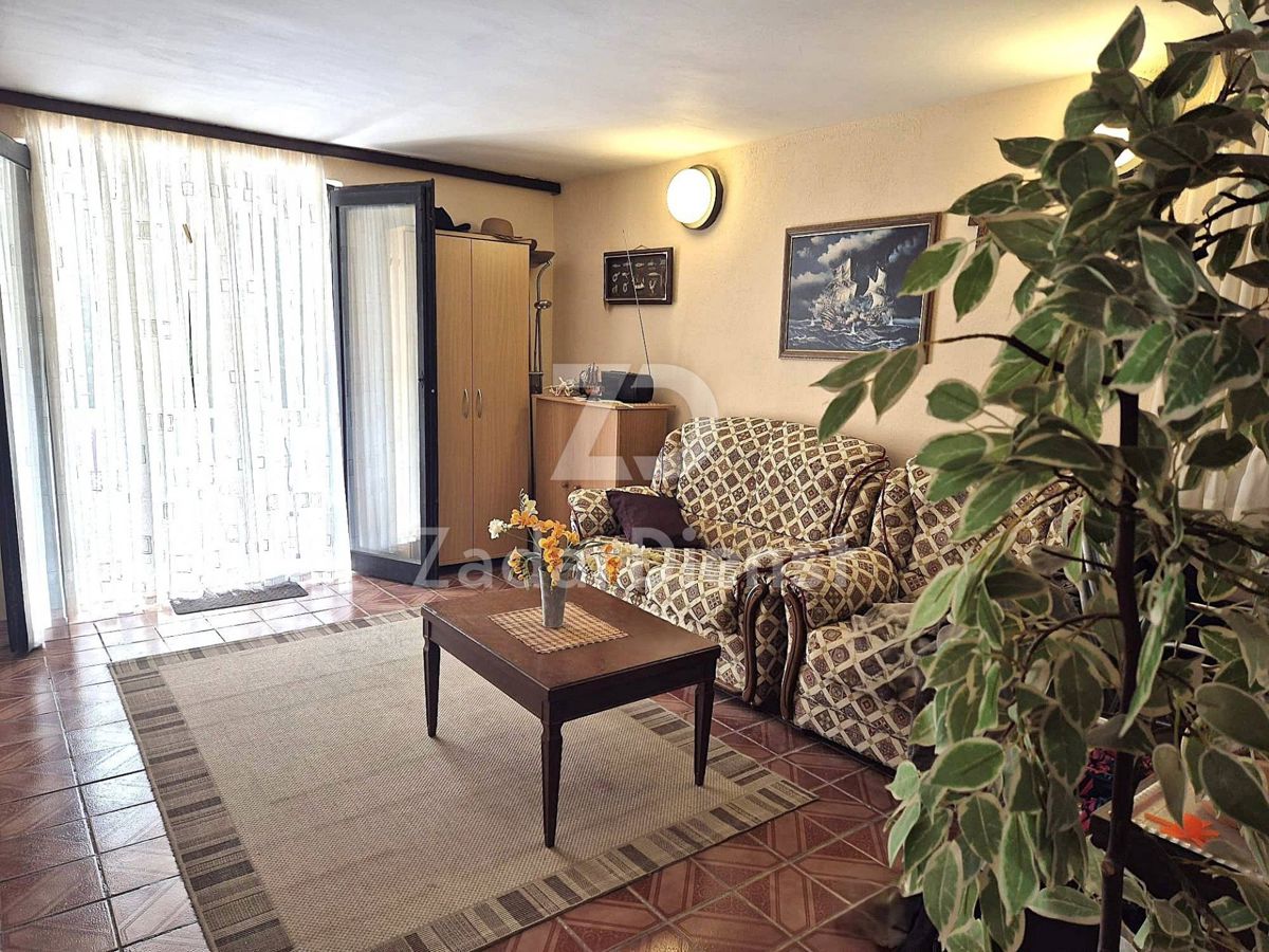 Casa di 103 m2, seconda fila sul mare sull'isola di Vir