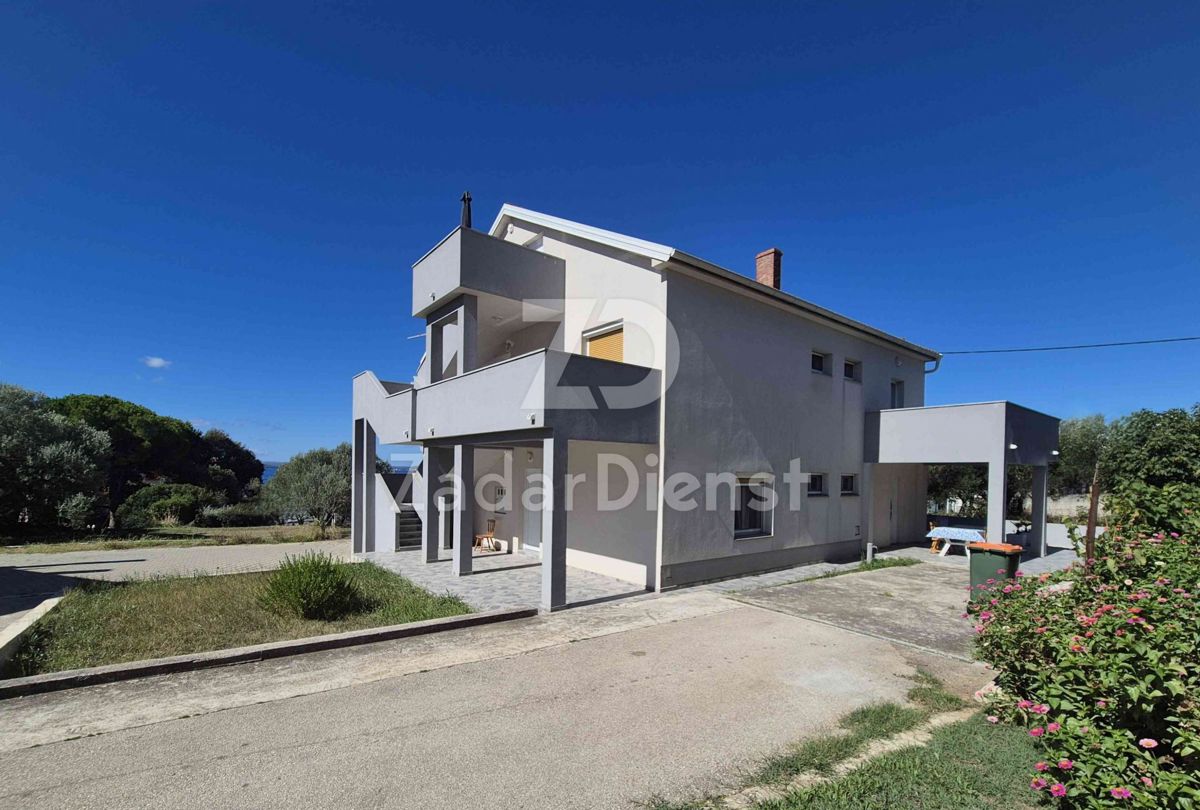 Splendida casa con 3 unità abitative e vista mare