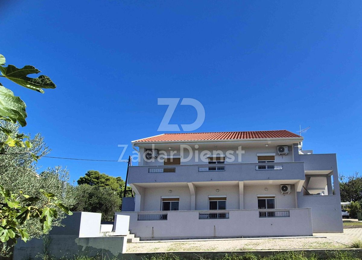 Splendida casa con 3 unità abitative e vista mare